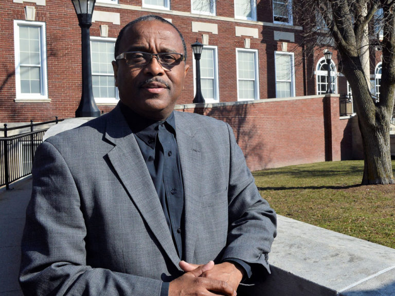 Can teachers be trained to handle guns in crisis? Not likely, police vets say