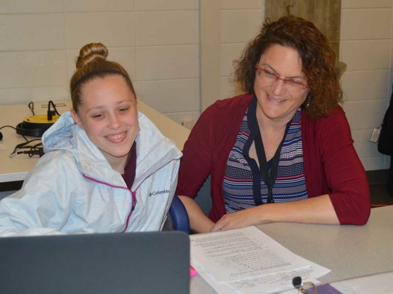 Blended online, in-class MySchool@Kent program expanded to middle school