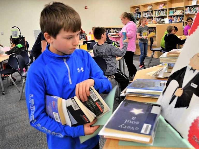 Book café gives students a taste of new reading