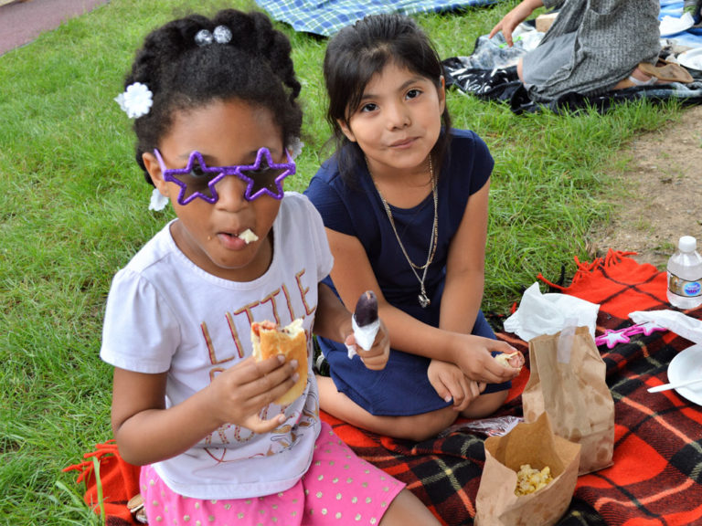 Red carpet party rewards reading