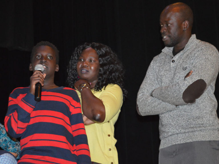 Two classes, two ways to learn about refugees