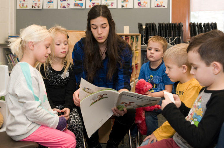 A family tradition: school, community, teaching