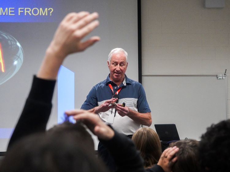 Sixth-graders experience magic of the creative process